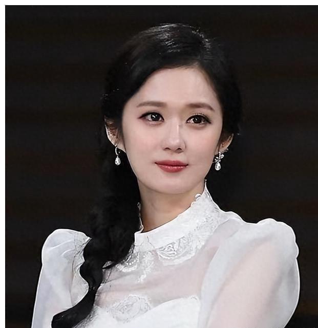 张娜拉43岁颜值惊人,网友称其神似赵丽颖 43岁的张娜拉依然保持着惊人