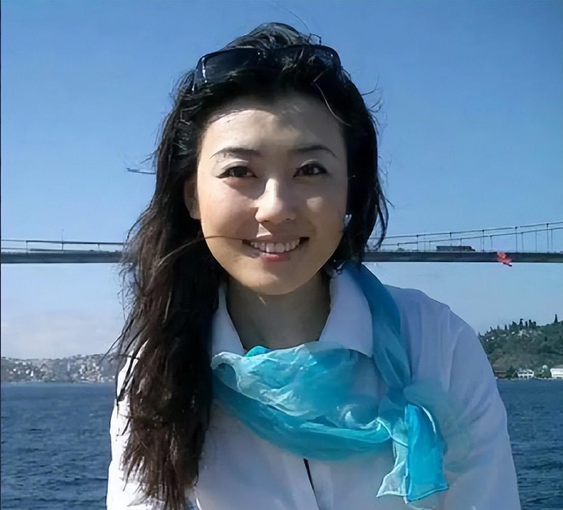 李红:从刷碗工逆袭为央视一姐 李红,央视主持人,曾经的刷碗工,14岁