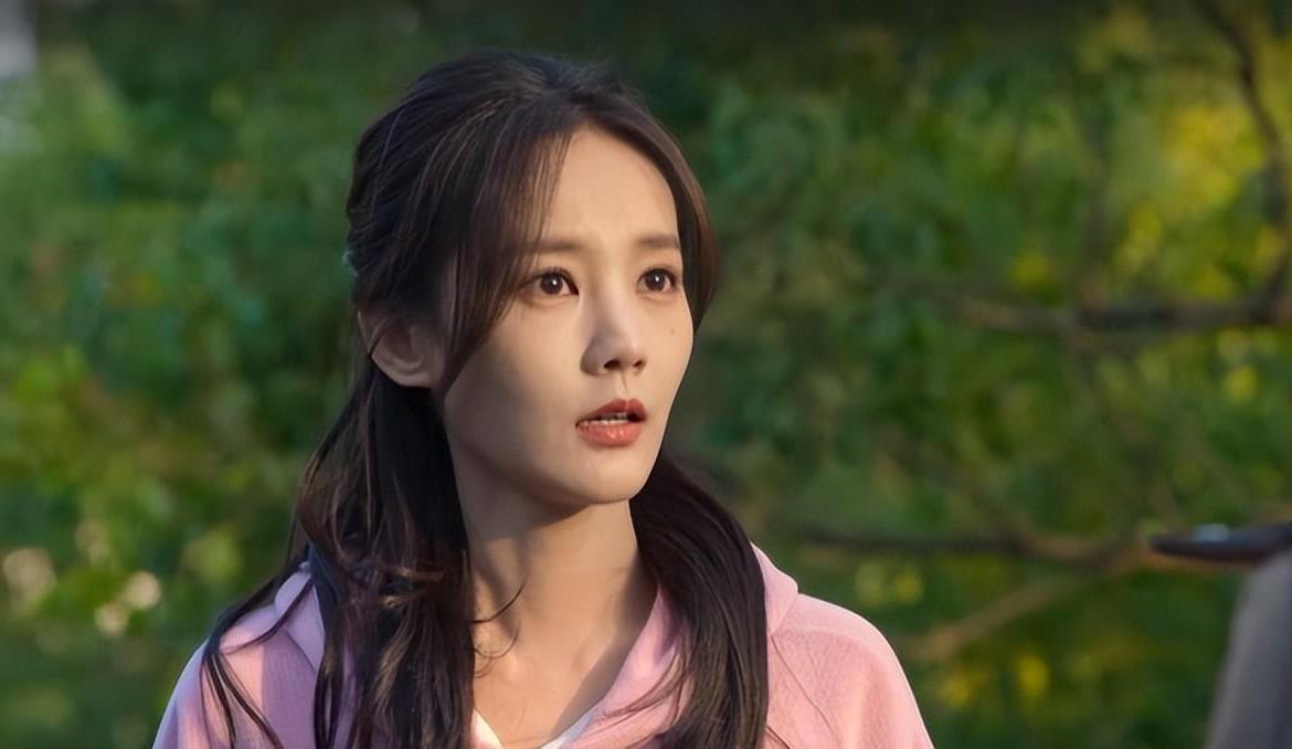 女主李一桐的困境 狂飙》是一部非常火的电视剧,但女主角李一桐却