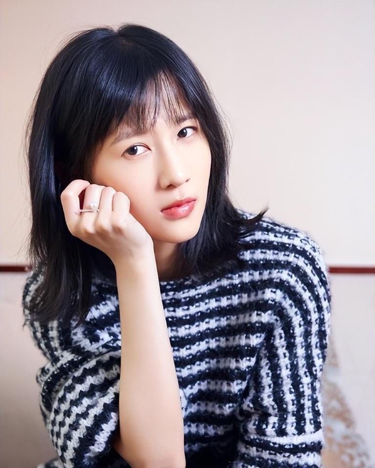 繁花》:papi酱演技翻红 papi酱在电视剧《繁花》中饰演的角色菱红