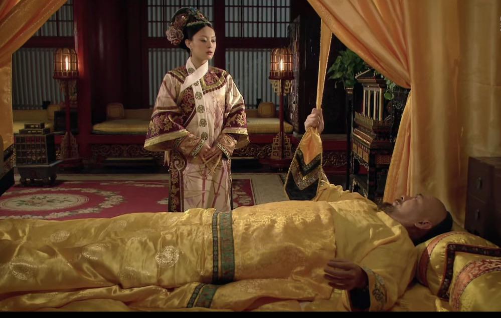 孙俪《甄嬛传》深情投入,轻松花絮展现演员魅力 孙俪在拍摄《甄嬛传》