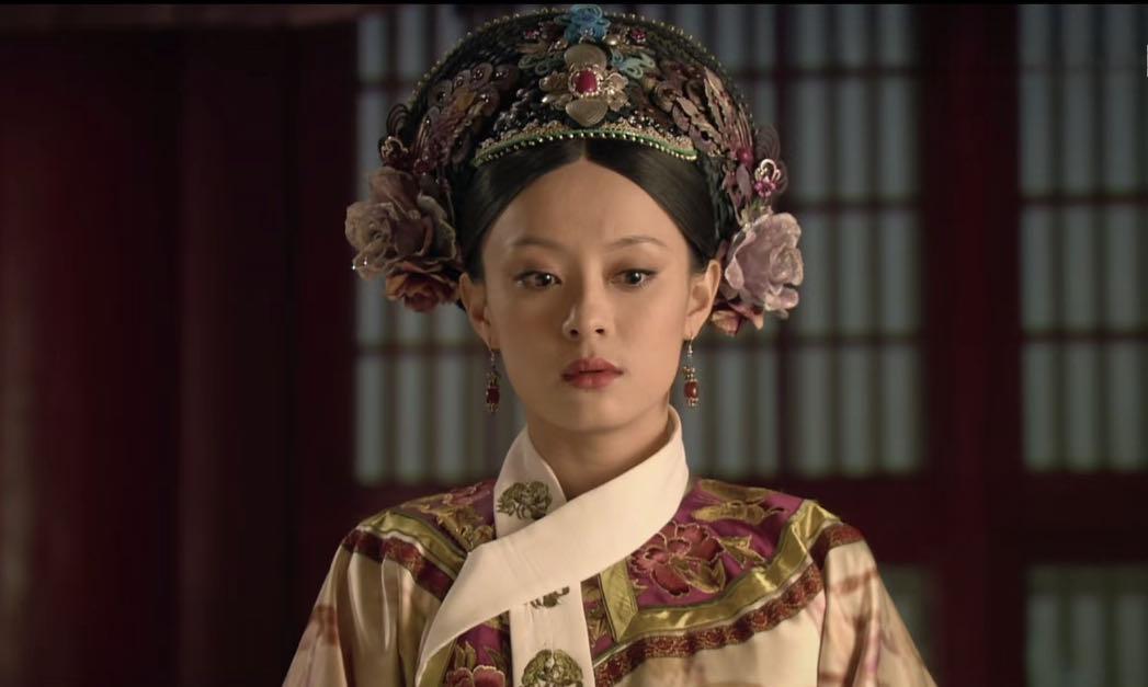 孙俪《甄嬛传》深情投入,轻松花絮展现演员魅力 孙俪在拍摄《甄嬛传》