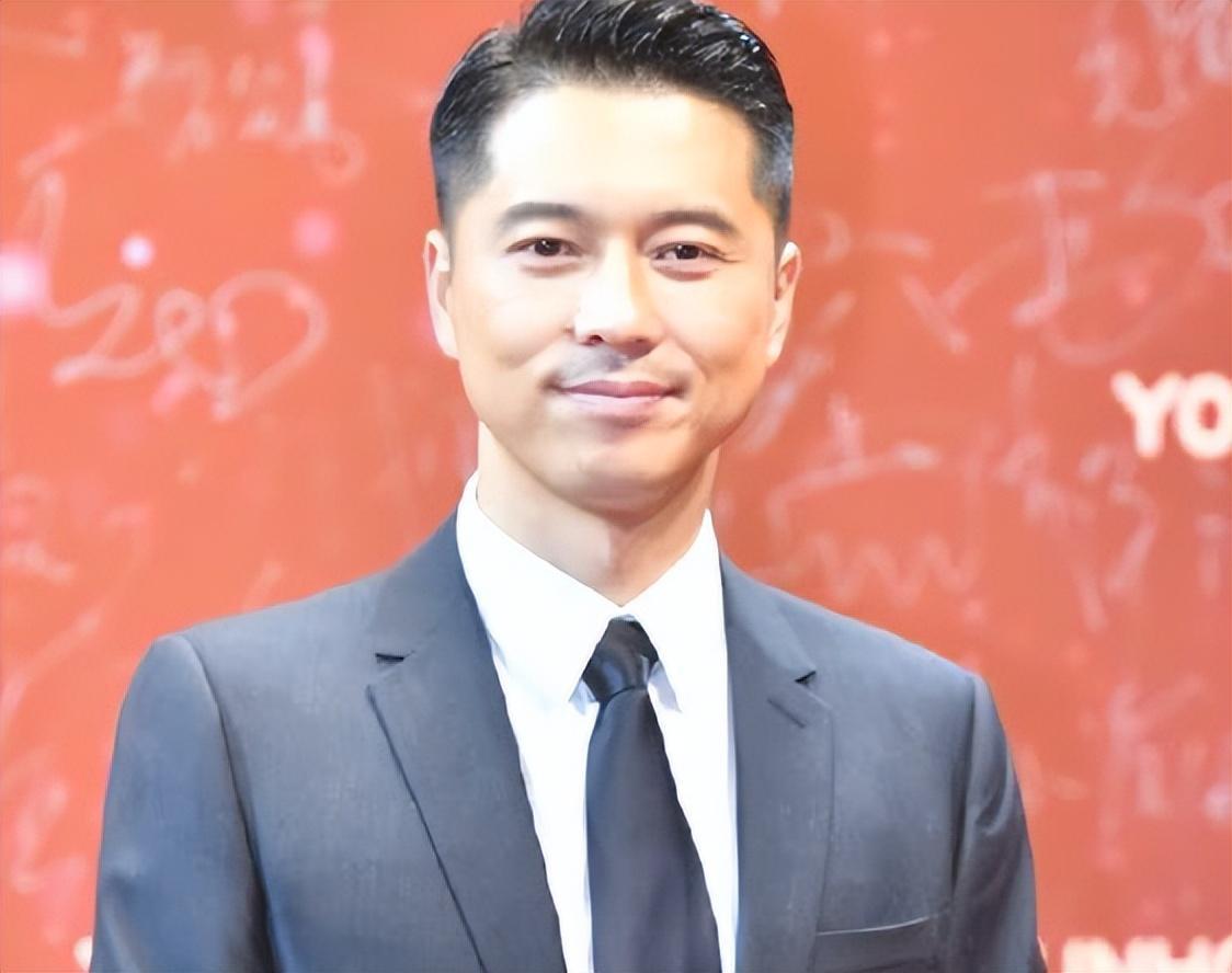 陈宝国评价王雷 王雷因在新加坡过年引发争议,其儿子的英文名更是让