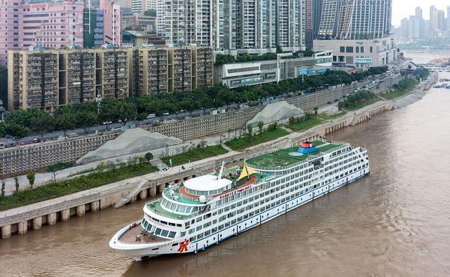 重庆怀旧游轮:穿越长江的浪漫之夜 想要寻找那一抹老重庆的韵味?