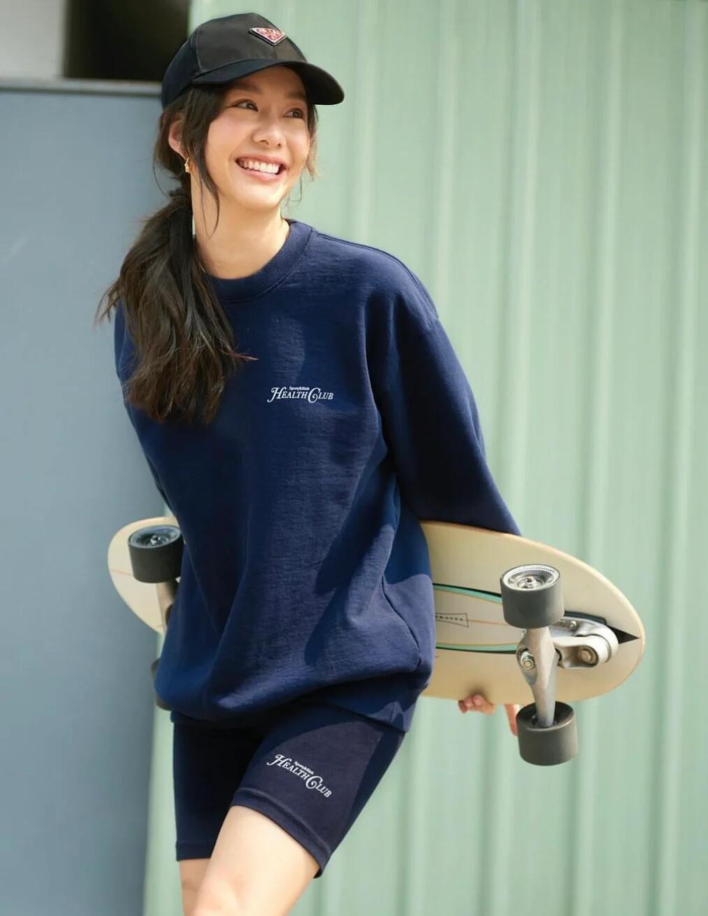 toey分享nic试管经历,展现亲切一面 toey是泰国娱乐圈的佼佼者,凭借