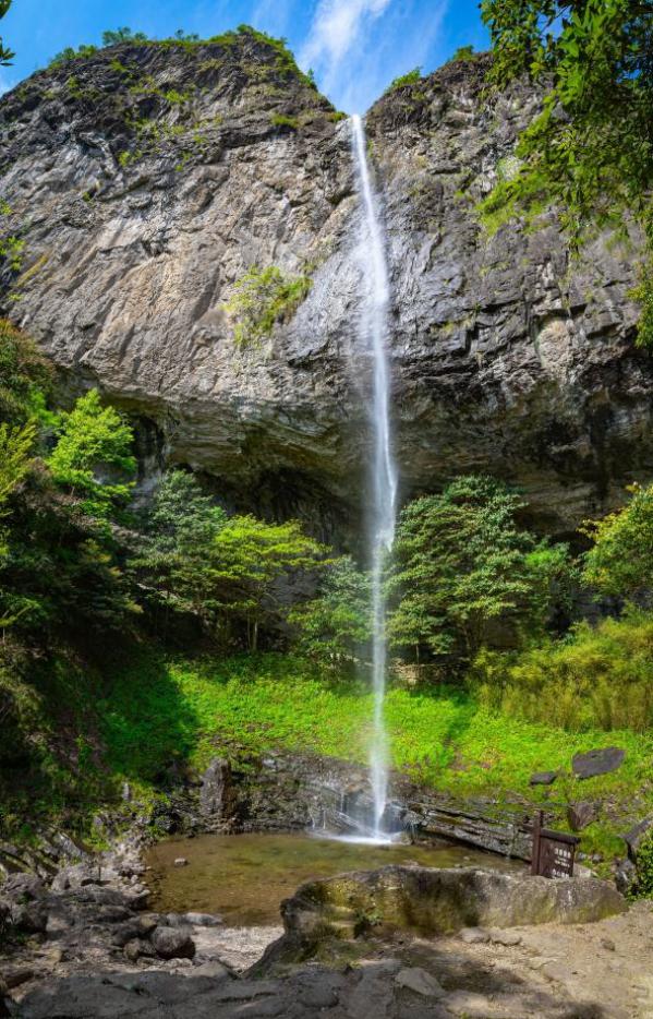 药王山:一个自然氧吧 药王山,国家aaaa级景区,海拔1452米,坐落于衢州