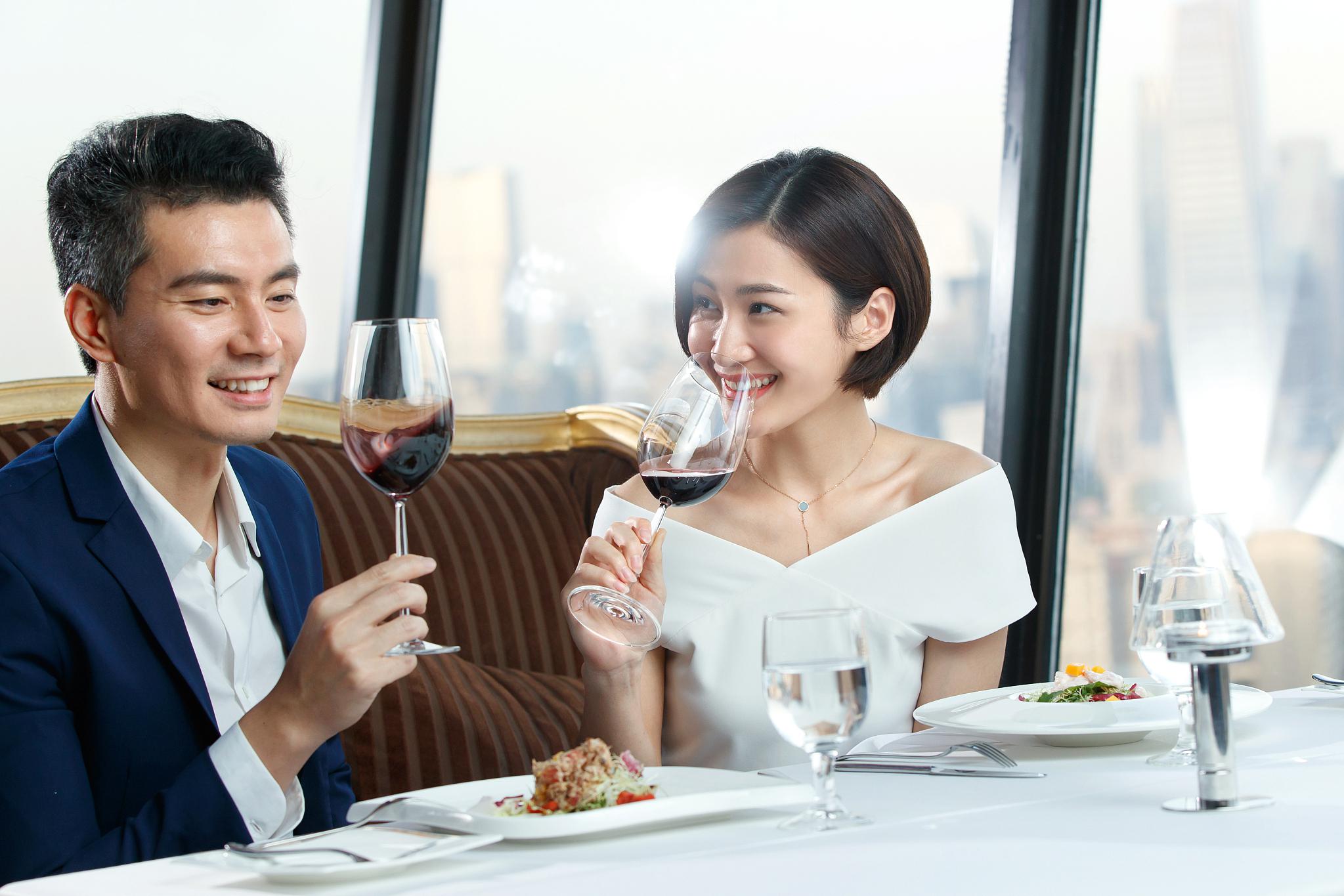餐桌上的情感密码:从吃饭细节洞察夫妻情感真相 夫妻间的情感状态
