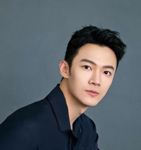 央视最帅主持人张韬:从资阳小城走向国际舞台的传奇之旅 张韬,中央