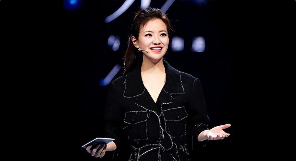 涂经纬:从央视舞台到直播带货,她的选择与坚持 涂经纬,一个曾在央视