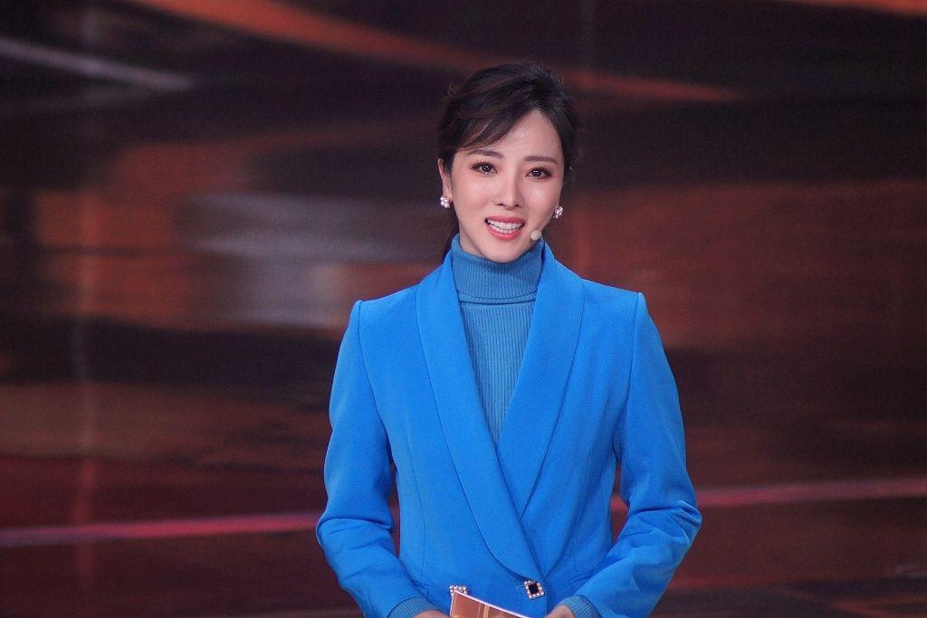 回顾央视著名女主持人李思思:风光背后的艰辛 李思思,毕业于北京大学