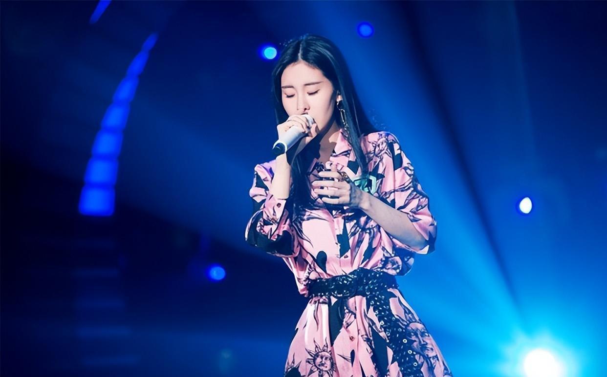 李嘉格:人生赢家 李嘉格参加《中国好声音》虽然没夺冠,但凭借独特的