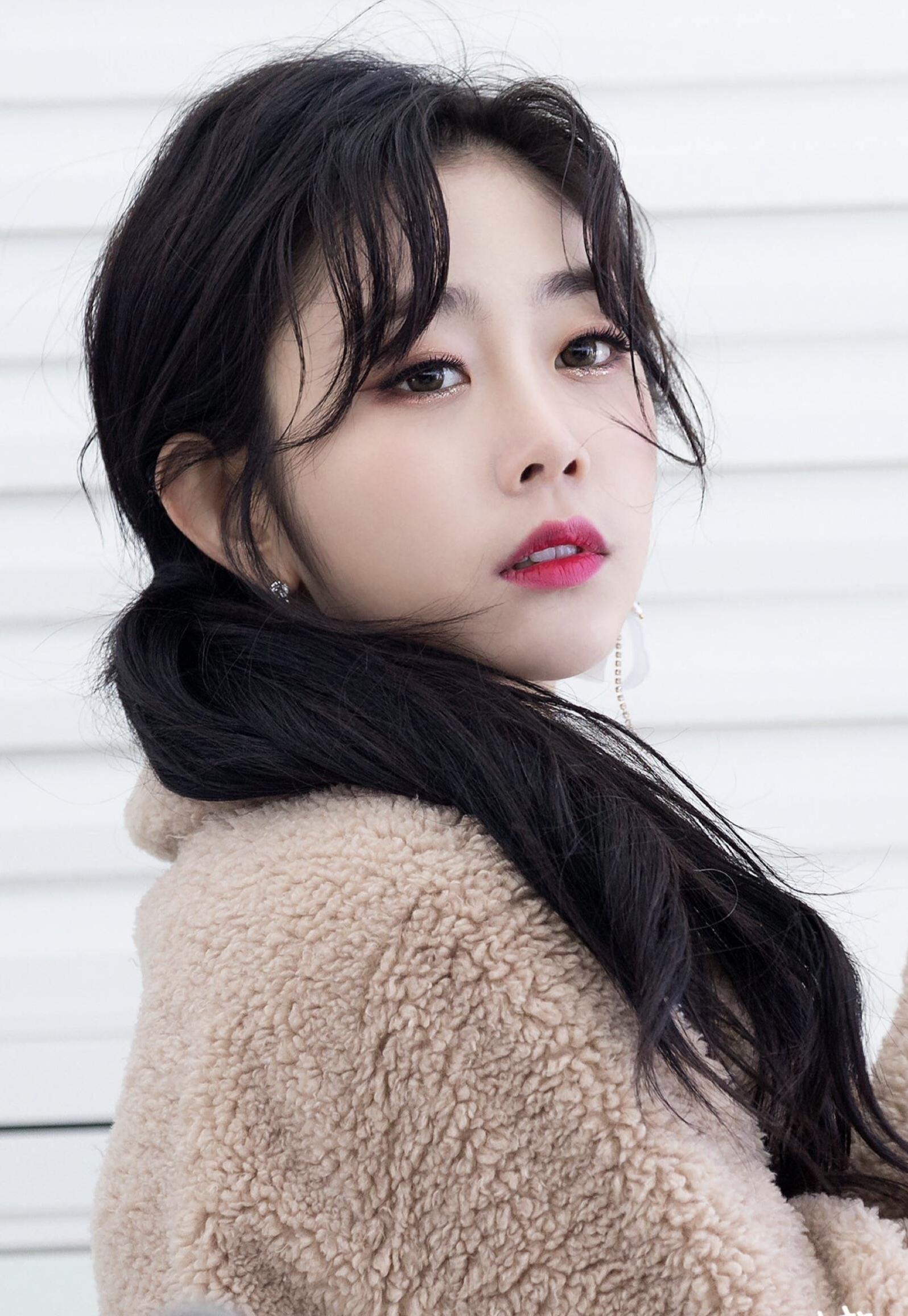 韩国美女天团成员徐智秀工厂打螺丝 前lovelyz成员徐智秀被网友目击在