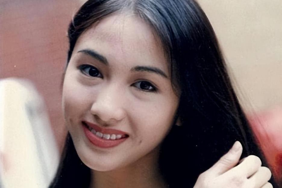 爱情与人生的双重逆袭 黎姿,一位出生于香港顶级豪门的女星,却在九岁