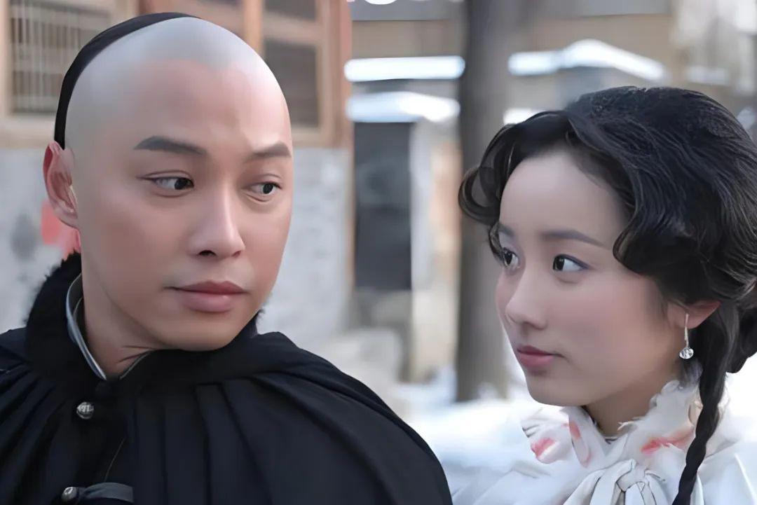 五版《雪山飞狐》田归农 雪山飞狐》和《飞狐外传》是金庸比较早期的