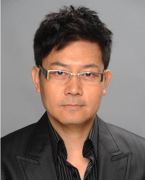 曾伟权:低调巨擘的演艺传奇与慈善心灵 曾伟权,香港知名演员,出生在