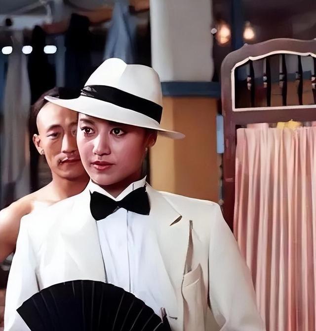 演员李云鹃:才华横溢的表演艺术家 李云鹃曾饰演过《西游记》中的蝎子