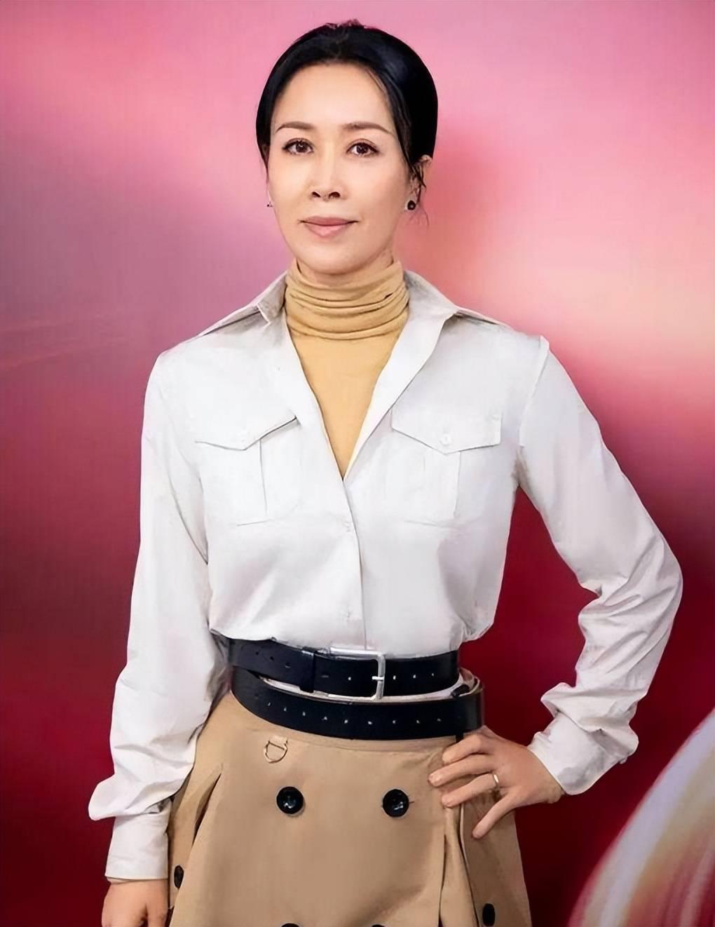 那英隐退娱乐圈真相:享受天伦之乐,还是遭遇网暴?