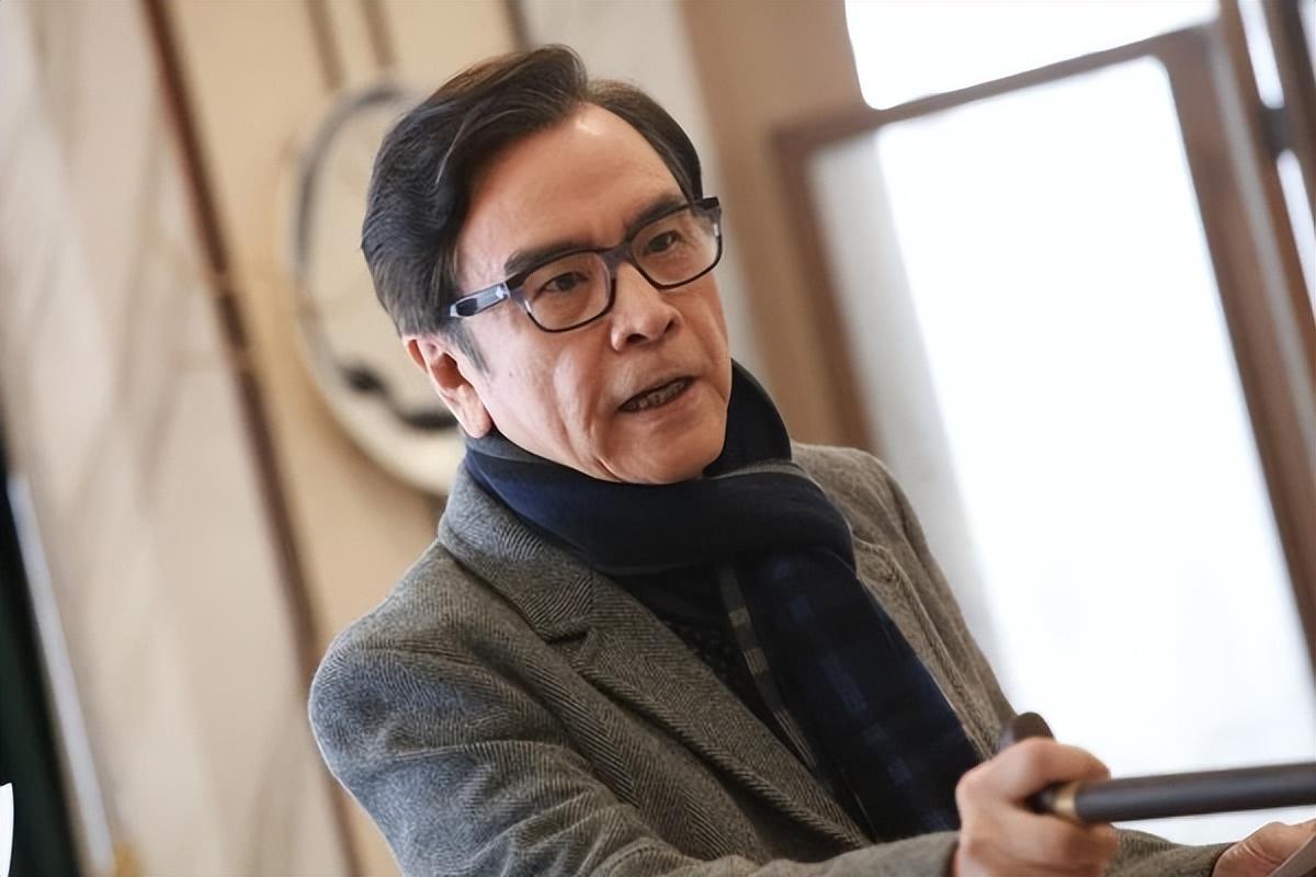 姜大卫与狄龙:演艺圈的传奇搭档,道不同亦相安 前些日子,知名港星