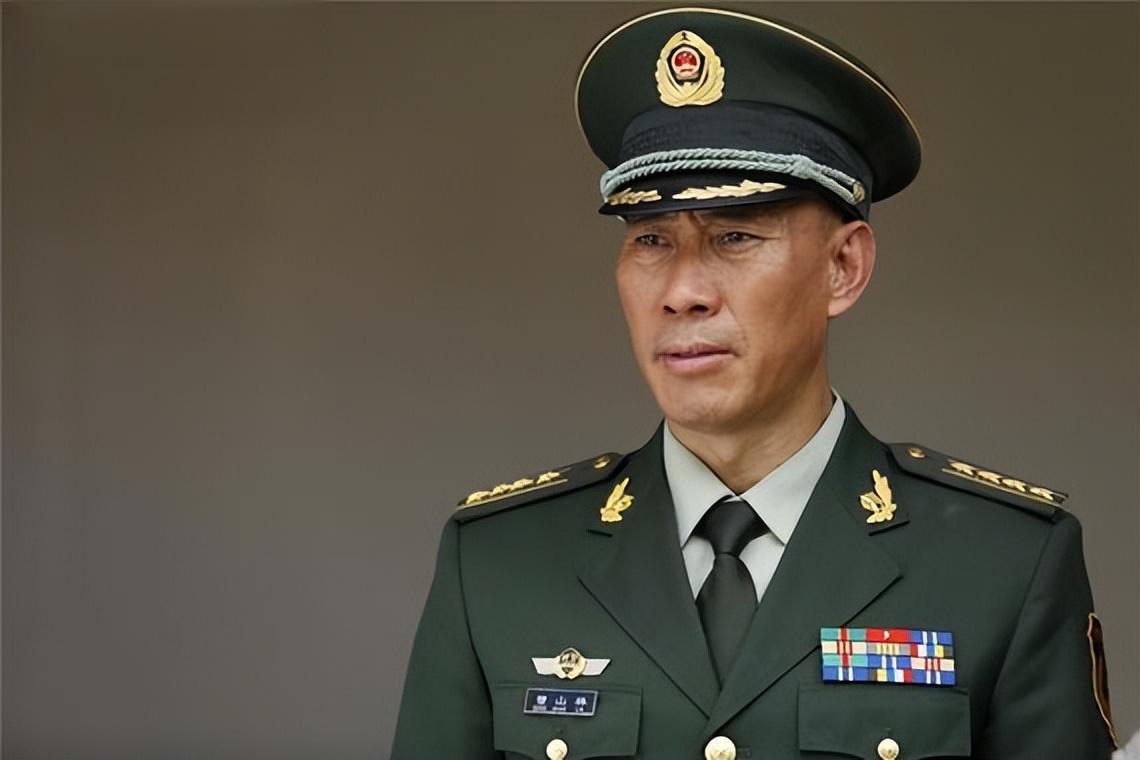 演员吴京安:最低调的一线演员 吴京安是一位真正的巨星,他不仅表演