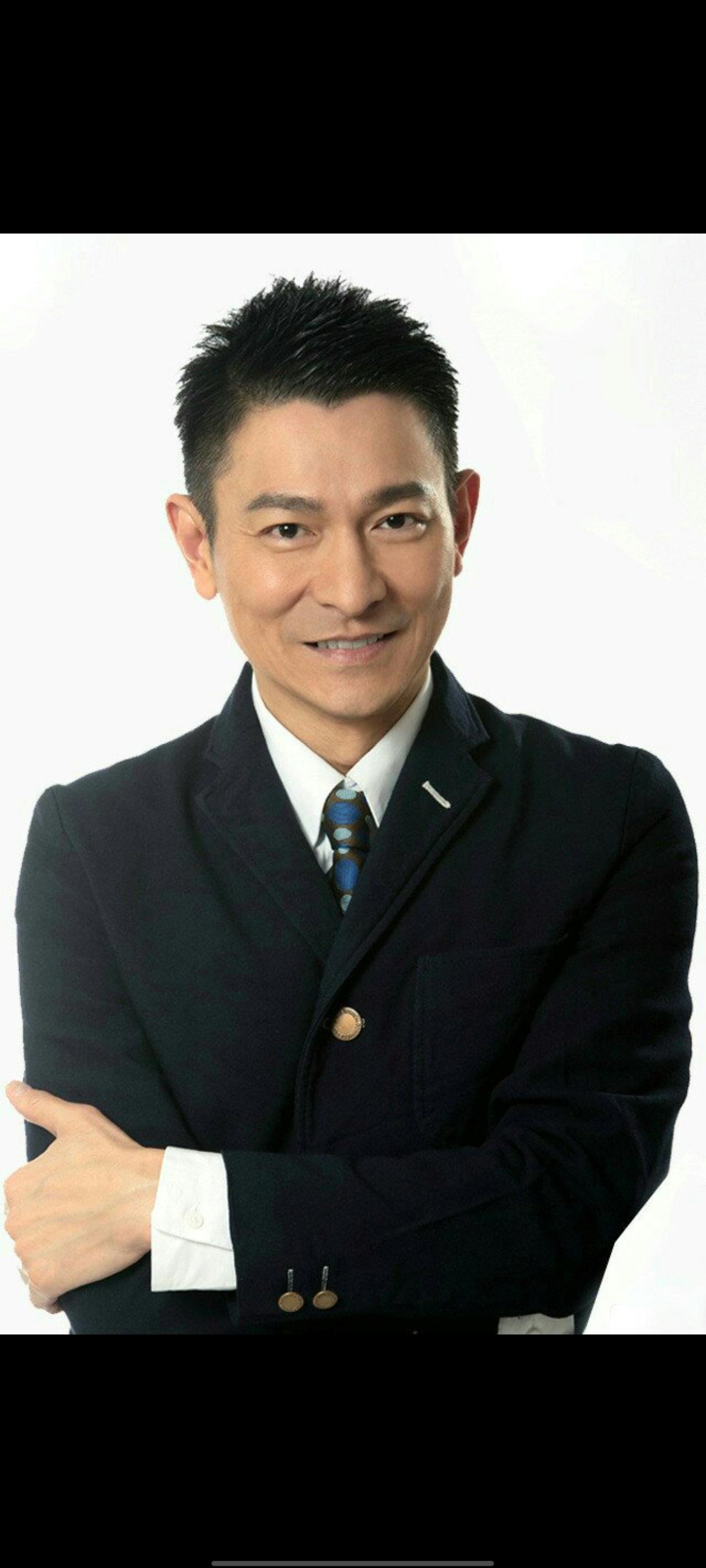 刘德华:时代的永恒吸引力 刘德华,如同划破长空的流星,其光芒穿透时空