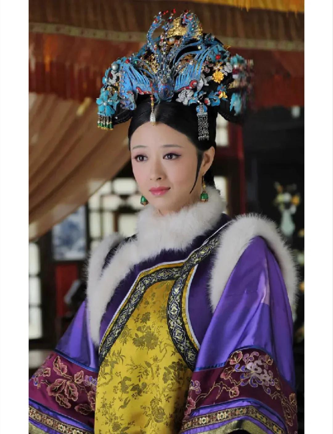 华妃:真情错付的人 甄嬛传》里的华妃娘娘,身出名门,又盛宠加身,性格