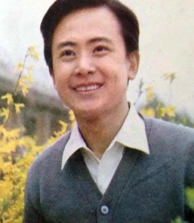 从普通人到演员:李世玺的幸福之路与演艺传奇 李世玺,这位山东出生的