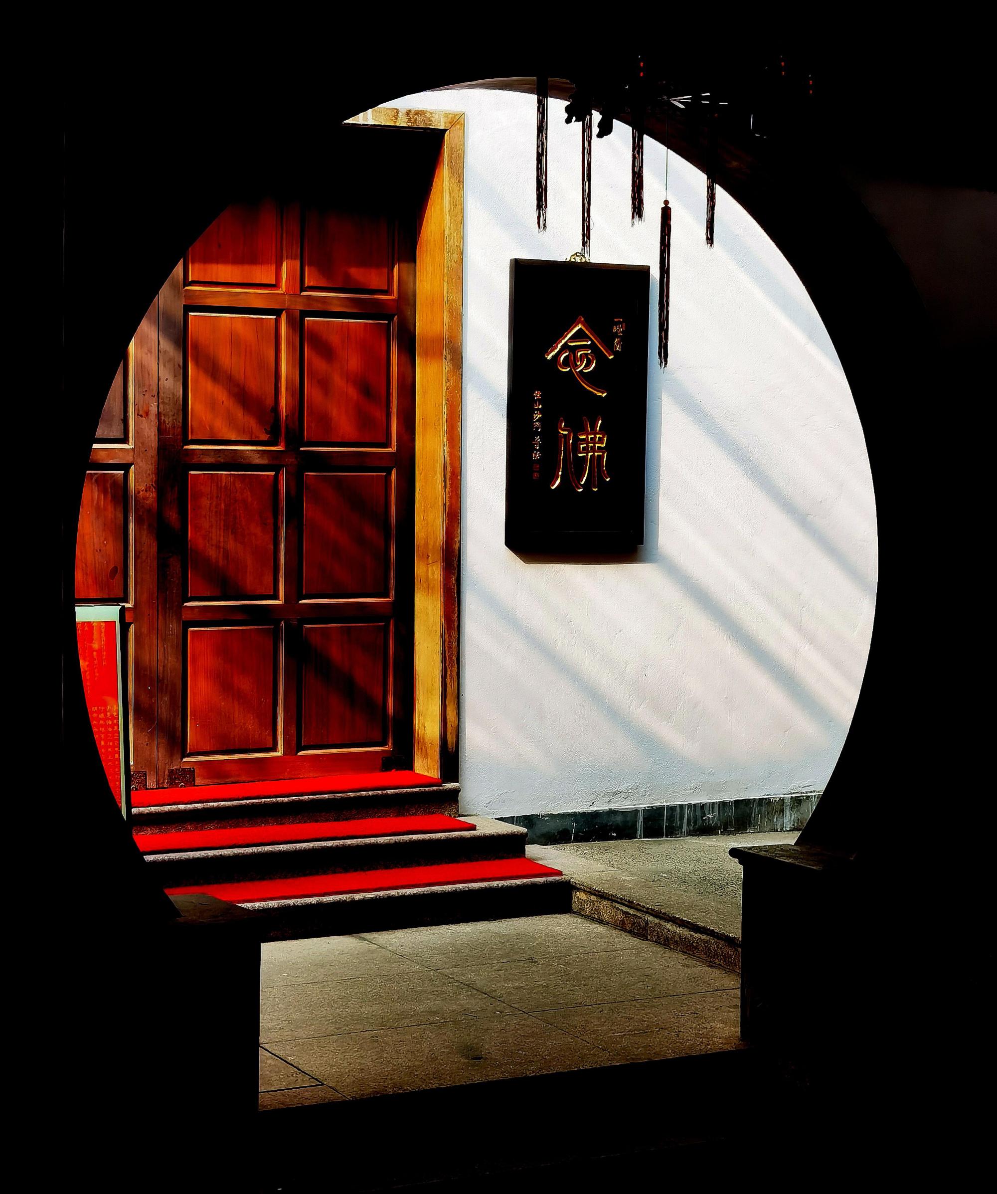 它不仅是福州的佛教名胜,更是一座融合历史,文化和自然美景的宝藏.