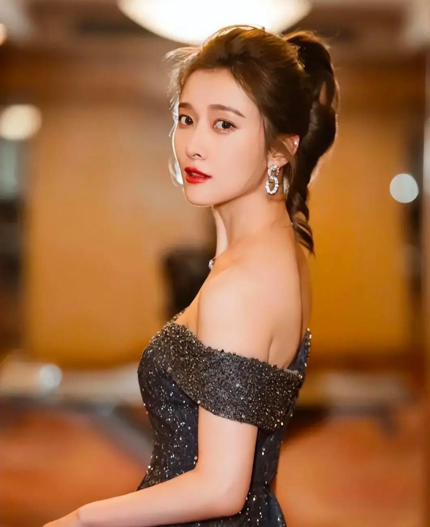 韩国女星恩静车库随舞视频疯传,展现多才多艺一面 韩国女演员恩静在