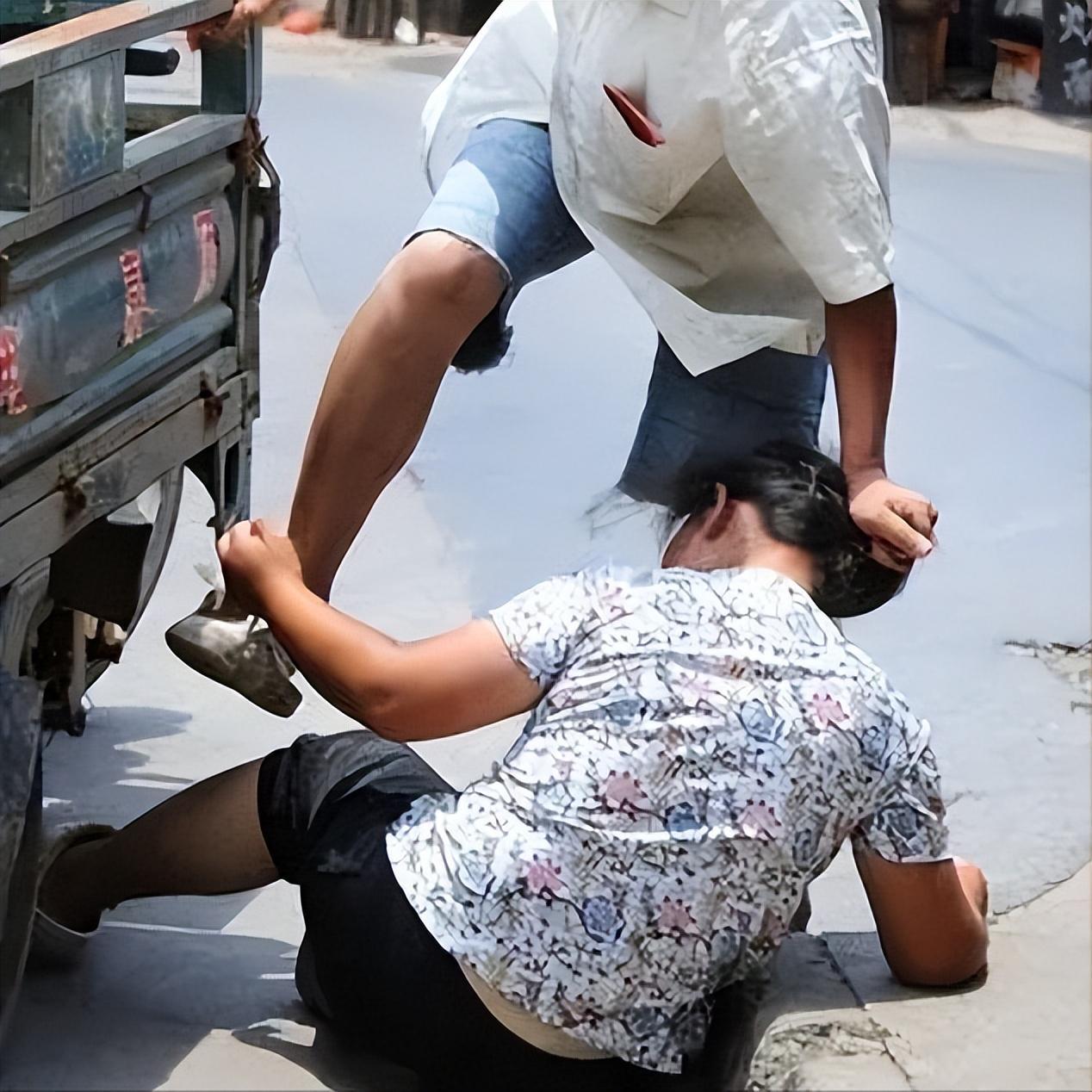 为母复仇22年,除夕夜连杀三人,张扣扣案引发社会深思