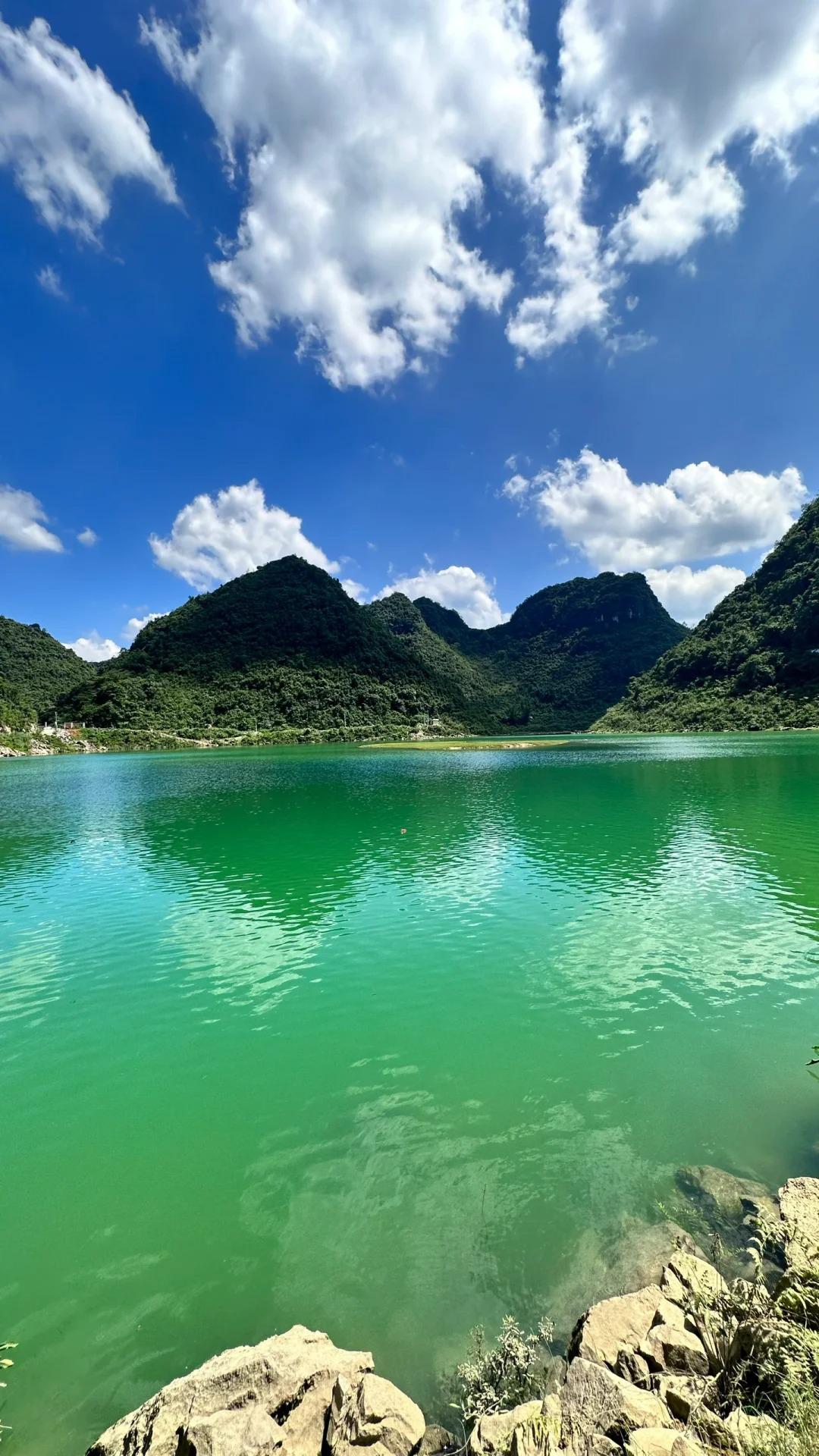 更望湖:南宁市的隐藏宝藏 更望湖,南宁市南郊的一颗明珠,湖水清澈见底