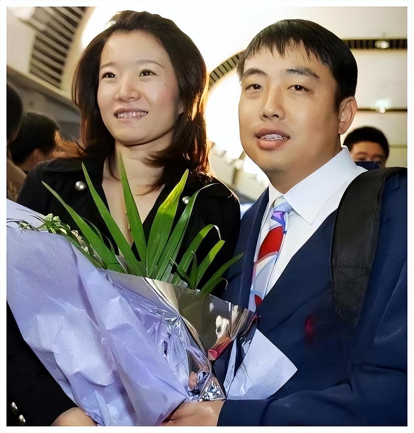 刘国梁王瑾:体坛佳话,四年等待见证真挚爱情 17岁的刘国梁舍不得女友