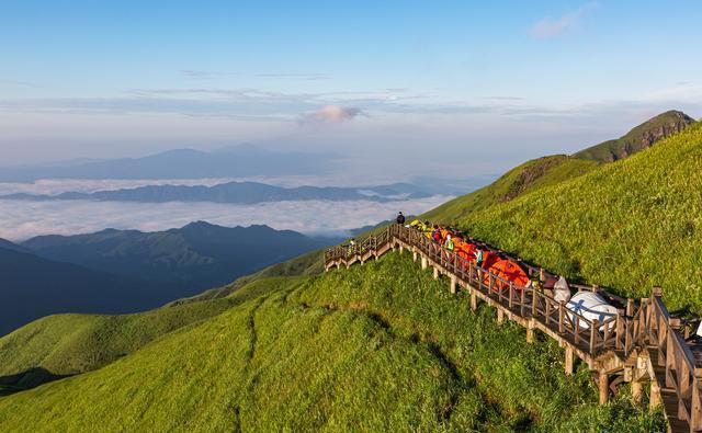 萍乡市的武功山景区,是一处集壮美自然风光,丰富人文景观于一体的旅游