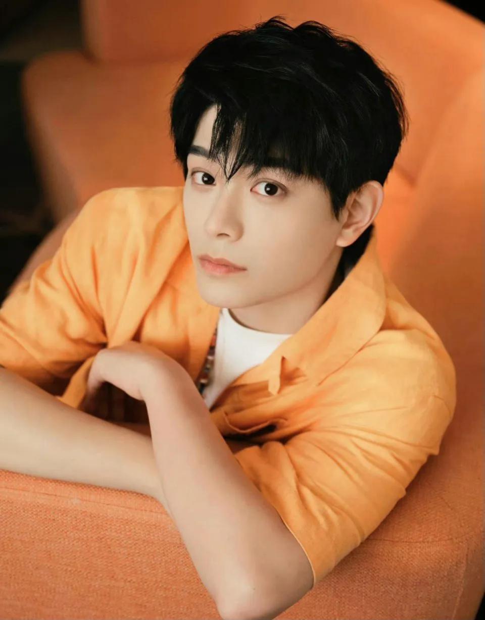 丁禹兮:待播剧多,路还很长 丁禹兮自搭档赵露思主演的《传闻中的陈