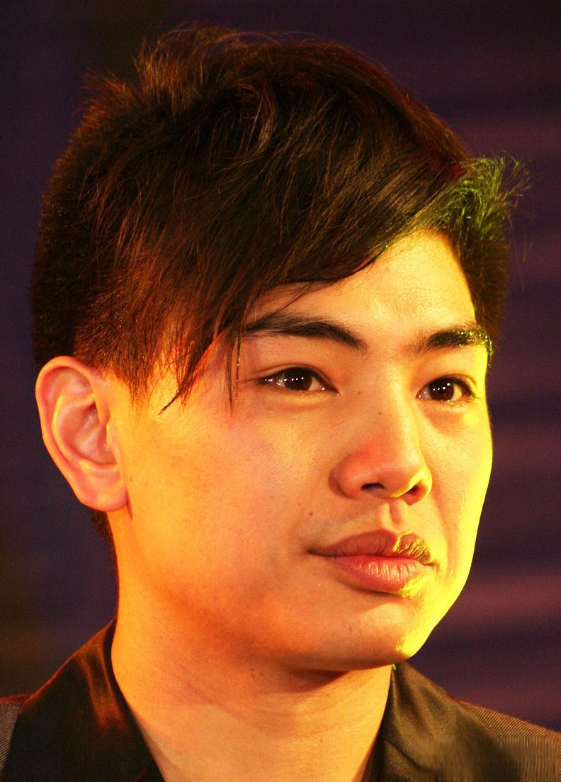 孔令奇:孔子第76代孙的音乐传奇与商业智慧 近日,备受瞩目的娱乐新闻