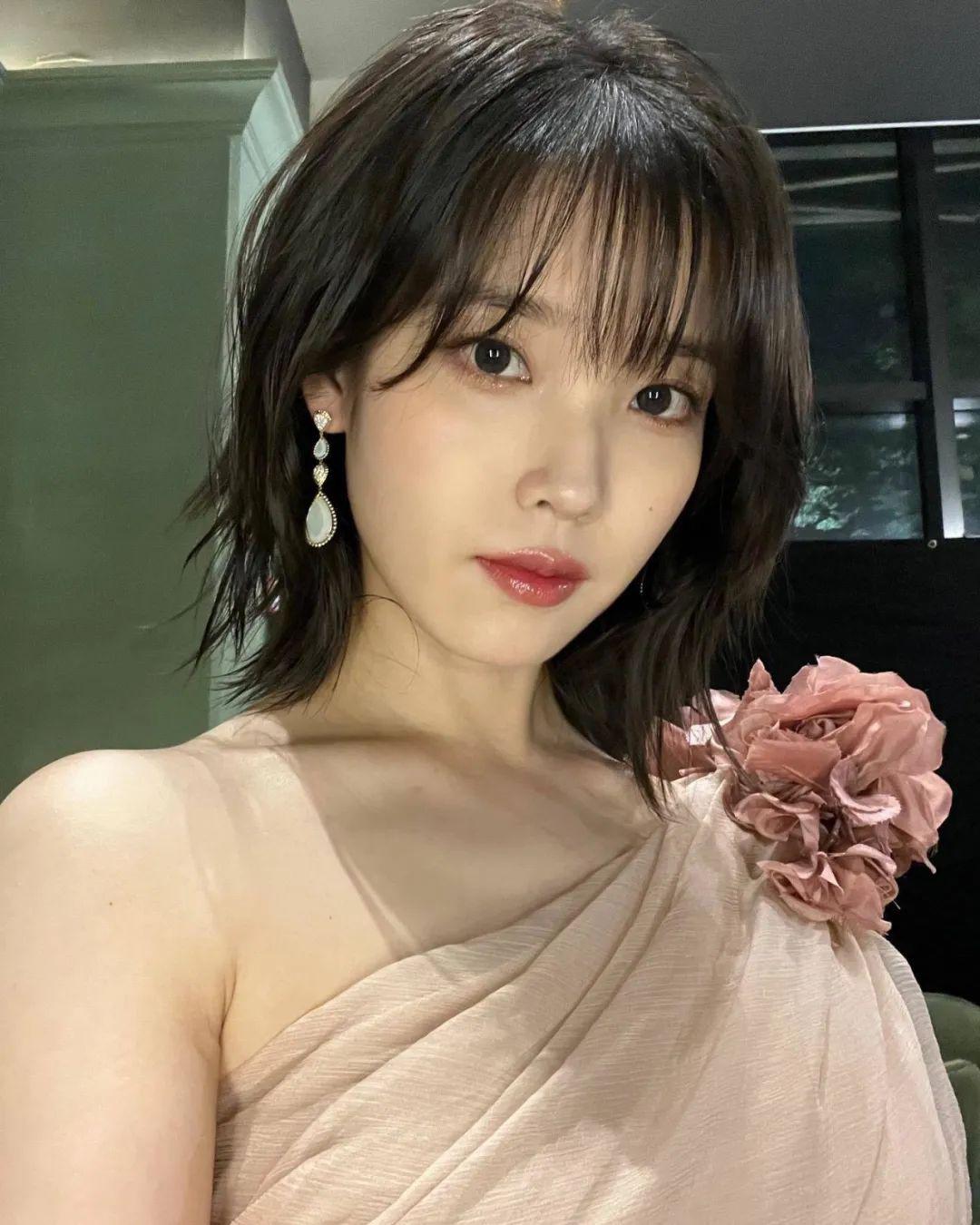 3100万粉丝力捧的火爆女神 韩国女歌手,影视演员iu以其出色的音乐才华