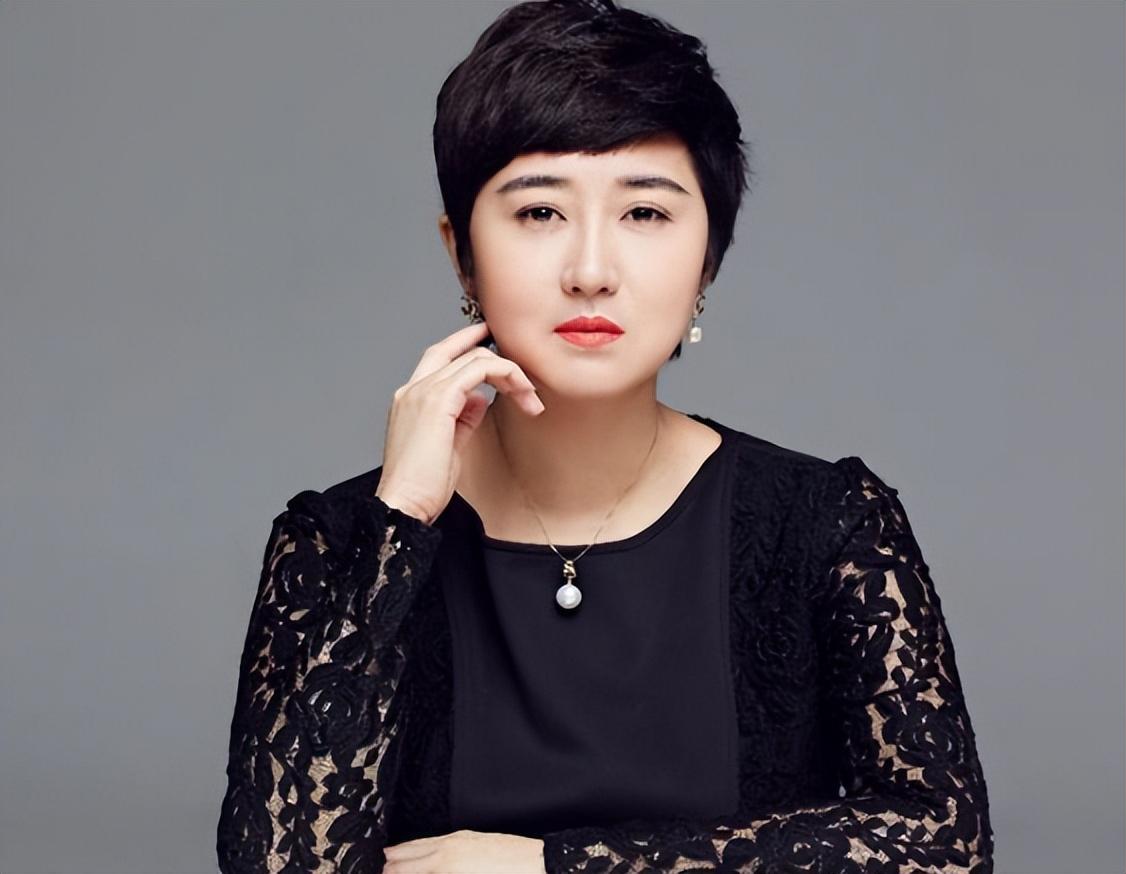 张纪中:父女情深 张纪中是一位无法忽视的影视巨匠,他的女儿张雨欣