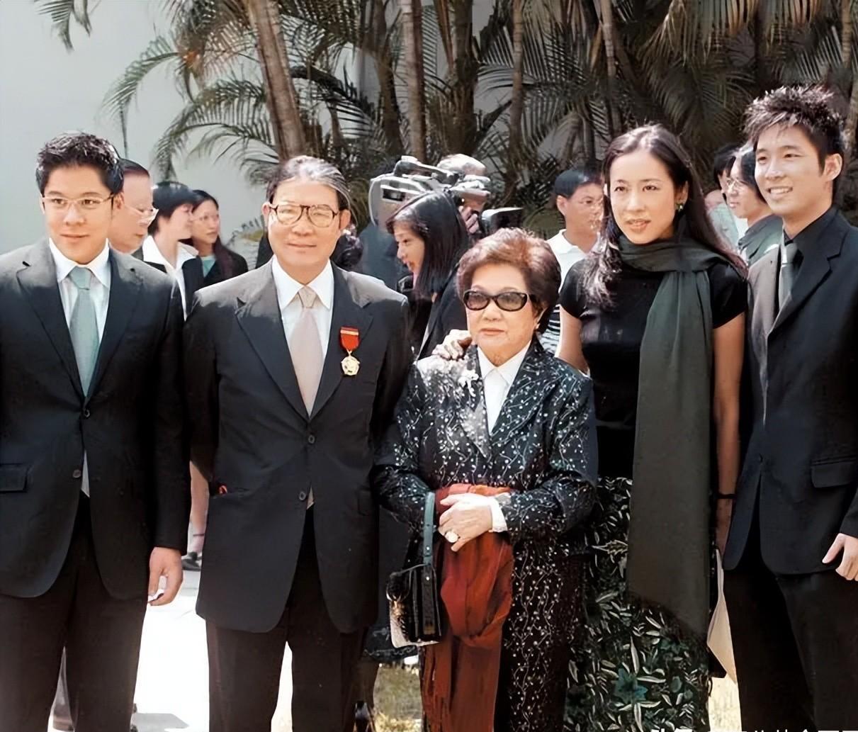 霍家堂妹霍咏盈嫁入豪门,与胡智略缔造"神仙婚姻" 霍家是港圈赫赫有名
