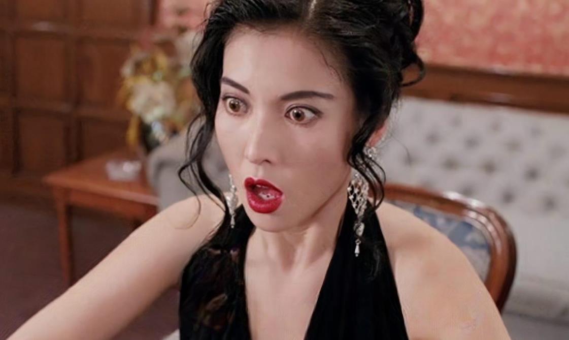 关淑怡:命运的转折点 关淑怡,华语乐坛的传奇人物,曾与王菲齐名,堪称