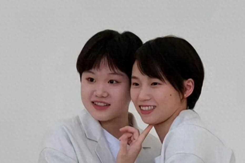 张家齐与陈芋汐:娱乐圈中的真挚友情典范 张家齐和陈芋汐是中国娱乐圈