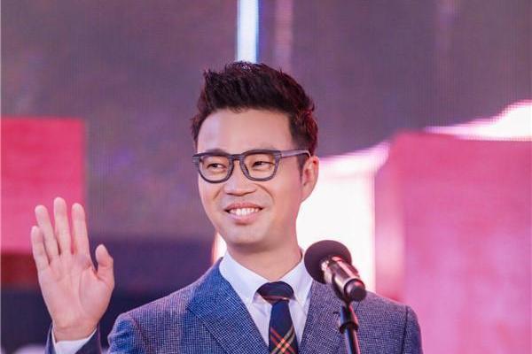 王迅与王依梓的婚姻背后:娱乐圈的浮沉与真实 王迅,一位因《极限挑战