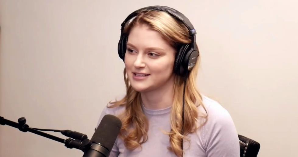 混血美人纳蒂亚:四国风情,荧幕魅力无法挡 纳蒂亚·娜芭克娃,拥有