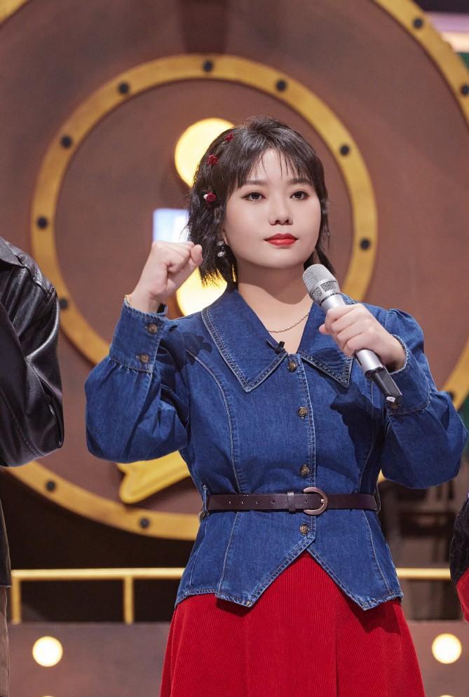 李雪琴的瘦身之旅:超越偶像团体的风采 李雪琴的瘦身之旅,从北国到