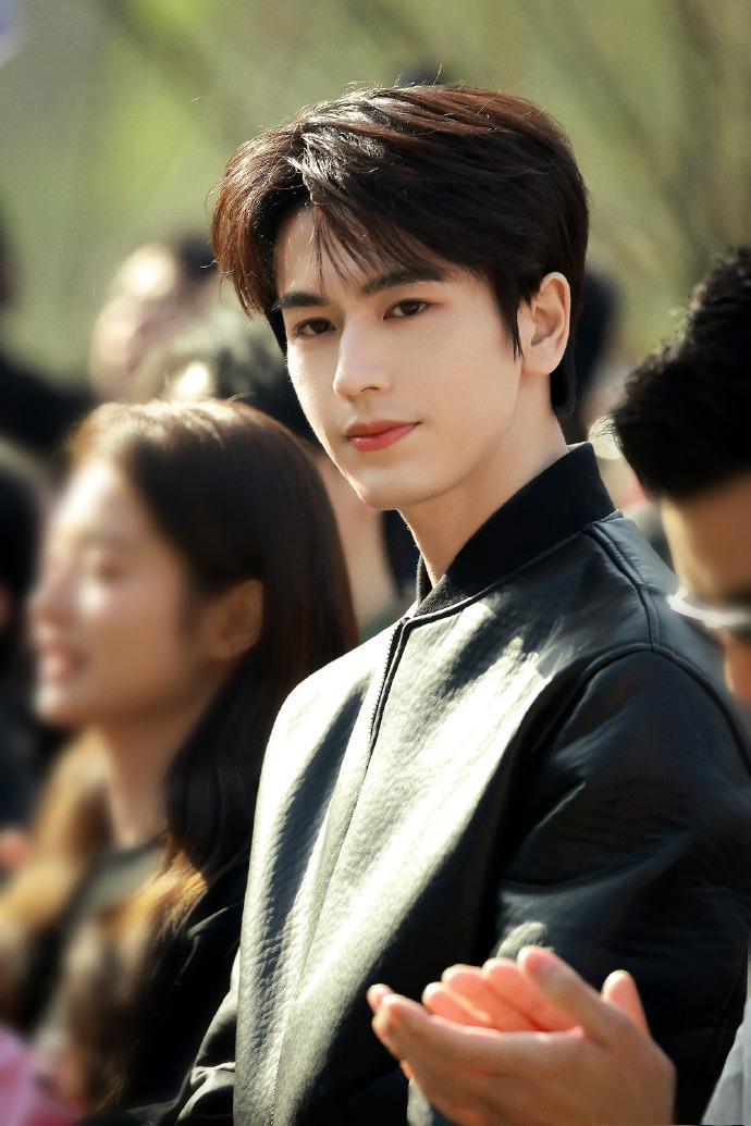 电视剧《爱你》于3月21日正式开机,并公布了主演阵容.