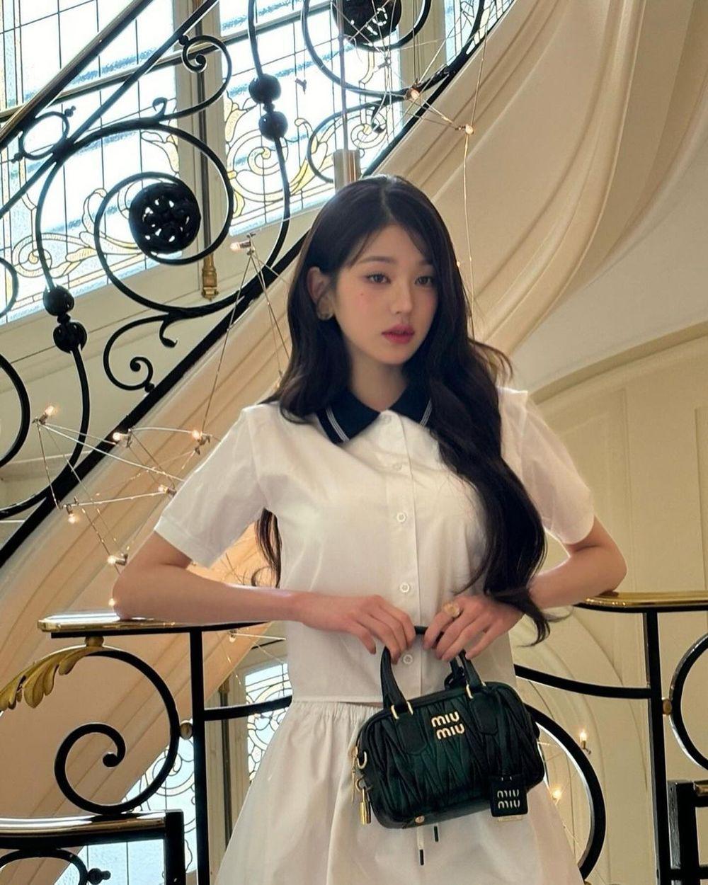 韩国女星白色穿搭大赏:从员瑛到jisoo,谁是你心中的漫画女主?