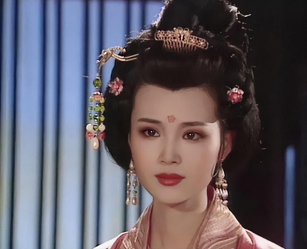 茹萍:从"上官婉儿"到"金牌姥姥",娱乐圈的坚韧与蜕变 茹萍,这位曾让无