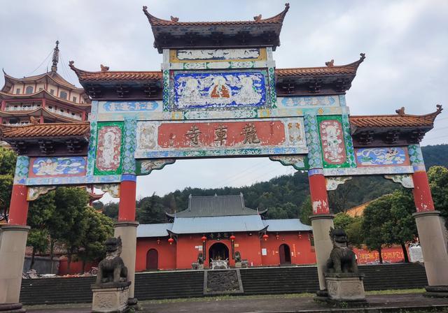 重庆隐藏版宝藏 龙车寺 在繁华的重庆