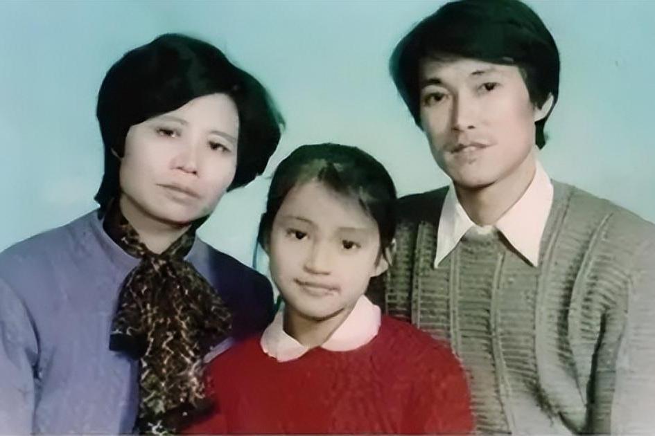 张歆艺出生在普通家庭,小时候因为父母的承诺而努力学习,但却因为