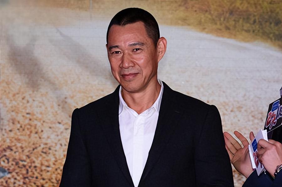 从吕丽萍到霍凡的转变 张丰毅,这位因《霸王别姬》而一举成名的演员