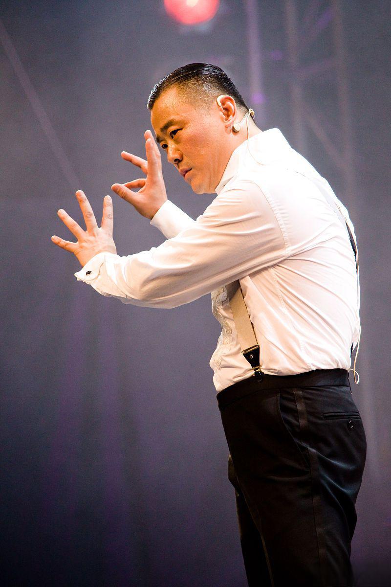 周立波:不归路 周立波,一个曾经在中国娱乐圈红极一时的喜剧演员,自从