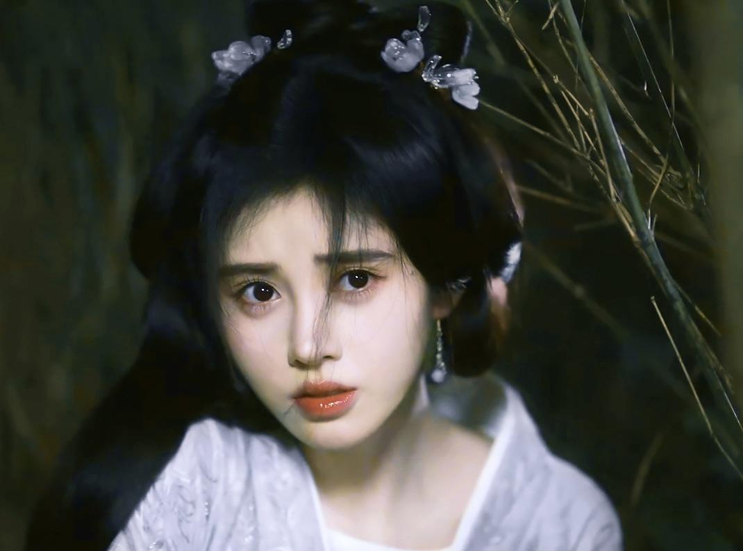 鞠婧祎新剧"恶女"人设大受好评 鞠婧祎在古装剧《花间令》中成功转变